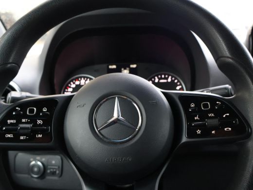 Mercedes Sprinter 319 3.0 CDI V6 AUT. L3H2 - 3500 KG TREKHAAK | MBUX BREEDBEELD | 18 INCH LMV | CAMERA ActivLease financial lease