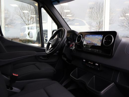 Mercedes Sprinter 319 3.0 CDI V6 AUT. L3H2 - 3500 KG TREKHAAK | MBUX BREEDBEELD | 18 INCH LMV | CAMERA ActivLease financial lease