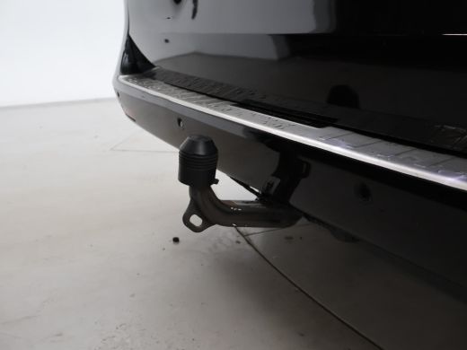 Mercedes-Benz V-Klasse 250D DUBBEL CABINE AVANTGARDE + SCHUIFDAK / BURMESTER / ELEKTR. SCHUIFDEUREN ActivLease financial lease