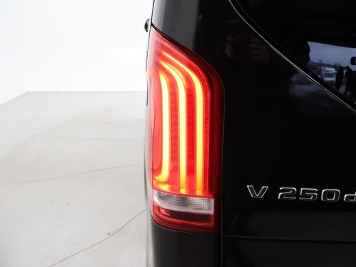 Mercedes V-Klasse 250D DUBBEL CABINE AVANTGARDE + SCHUIFDAK / BURMESTER / ELEKTR. SCHUIFDEUREN ActivLease financial lease
