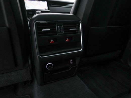 Porsche Cayenne Coupé 3.0 E-Hybrid (INCL-BTW) Aut. *PANO | ADAPTIVE-CRUISE | SPORT-CHRONO | FULL-LEATHER | FULL-LED | M... ActivLease financial lease