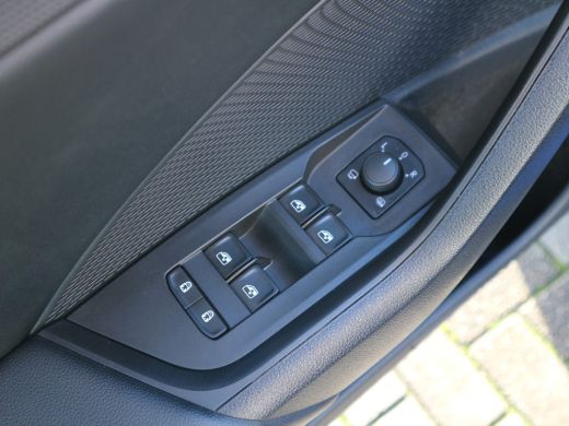 Skoda Octavia Combi 1.0 e-TSI Business Edition TREKHAAK NAVI ADAP NL AUTO ActivLease financial lease