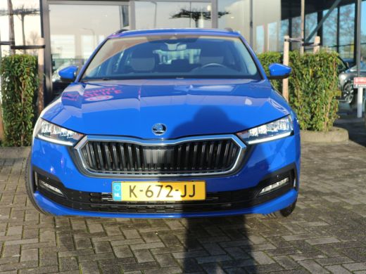 Skoda Octavia Combi 1.0 e-TSI Business Edition TREKHAAK NAVI ADAP NL AUTO ActivLease financial lease