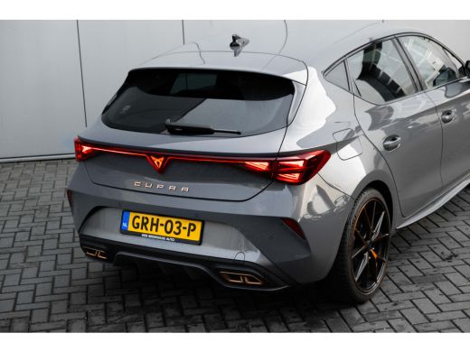 Seat Leon Business | CUPRA Soundsystem | Copper Ambient Light | 19 inch LM | Privacy glas | Verwarmbare sto... ActivLease financial lease