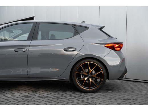 Seat Leon Business | CUPRA Soundsystem | Copper Ambient Light | 19 inch LM | Privacy glas | Verwarmbare sto... ActivLease financial lease