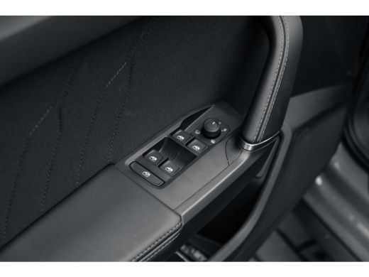 Seat Leon Business | CUPRA Soundsystem | Copper Ambient Light | 19 inch LM | Privacy glas | Verwarmbare sto... ActivLease financial lease
