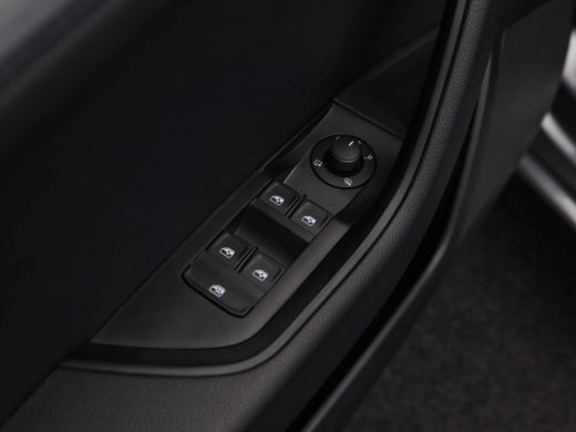 Skoda Superb Combi 1.5 TSi 150 Pk Automaat Business Edition | Cruise | Sensoren | Carplay | ECC | DAB | Navi |... ActivLease financial lease