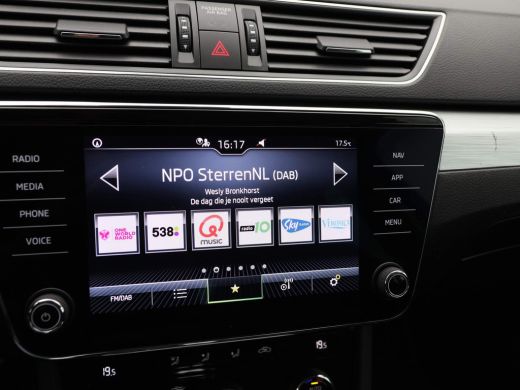 Skoda Superb Combi 1.5 TSi 150 Pk Automaat Business Edition | Cruise | Sensoren | Carplay | ECC | DAB | Navi |... ActivLease financial lease