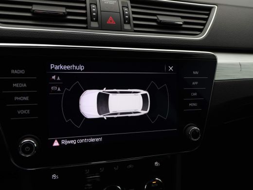 Skoda Superb Combi 1.5 TSi 150 Pk Automaat Business Edition | Cruise | Sensoren | Carplay | ECC | DAB | Navi |... ActivLease financial lease