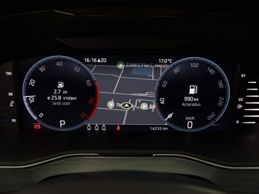 Skoda Superb Combi 1.5 TSi 150 Pk Automaat Business Edition | Cruise | Sensoren | Carplay | ECC | DAB | Navi |... ActivLease financial lease