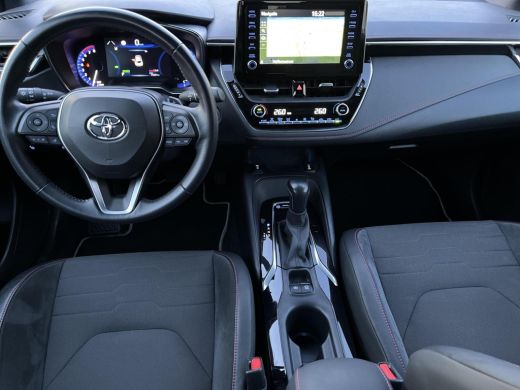 Toyota Corolla 2.0 Hybrid Executive | Navigatie | Inkparkeerhulp | Stoelverwarming | Carplay | 18 inch LM-velgen | ActivLease financial lease