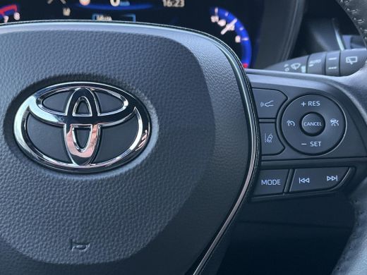 Toyota Corolla 2.0 Hybrid Executive | Navigatie | Inkparkeerhulp | Stoelverwarming | Carplay | 18 inch LM-velgen | ActivLease financial lease