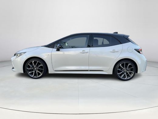 Toyota Corolla 2.0 Hybrid Executive | Navigatie | Inkparkeerhulp | Stoelverwarming | Carplay | 18 inch LM-velgen | ActivLease financial lease