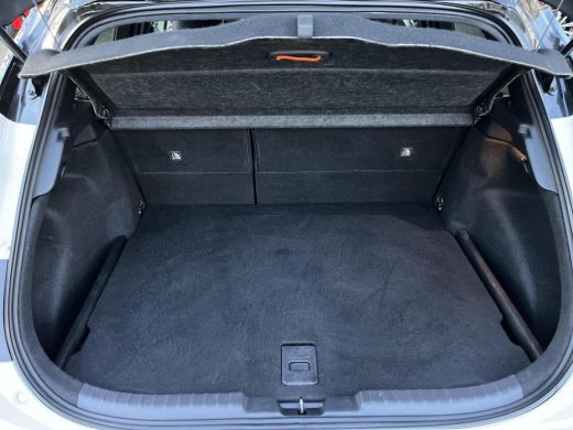 Toyota Corolla 2.0 Hybrid Executive | Navigatie | Inkparkeerhulp | Stoelverwarming | Carplay | 18 inch LM-velgen | ActivLease financial lease