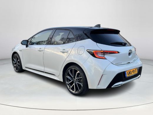 Toyota Corolla 2.0 Hybrid Executive | Navigatie | Inkparkeerhulp | Stoelverwarming | Carplay | 18 inch LM-velgen | ActivLease financial lease