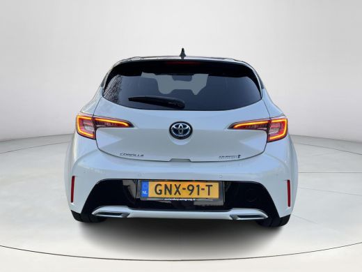 Toyota Corolla 2.0 Hybrid Executive | Navigatie | Inkparkeerhulp | Stoelverwarming | Carplay | 18 inch LM-velgen | ActivLease financial lease
