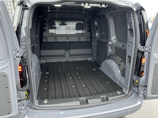 Volkswagen Caddy | DSG | Led | Digitaal Display | Trekhaak | Camera | Multistuur ActivLease financial lease