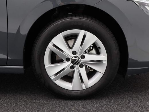 Volkswagen Golf 1.0 eTSi 110 Pk Automaat | Navigatie | Adaptive Cruise | Privacy Glass | Parkeersensoren | 28.554... ActivLease financial lease