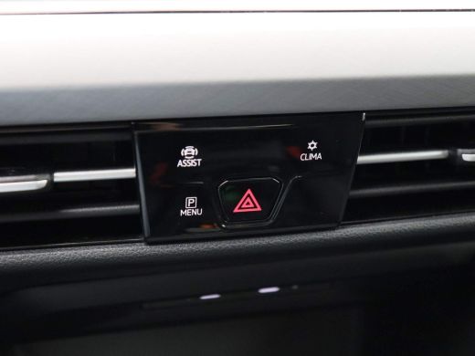 Volkswagen Golf 1.0 eTSi 110 Pk Automaat | Navigatie | Adaptive Cruise | Privacy Glass | Parkeersensoren | 28.554... ActivLease financial lease