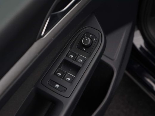 Volkswagen GOLF Variant 1.0 eTSi 110 Pk Automaat Life | Trekhaak | Adap. Cruise | ECC | Carplay | Parkeersensoren | Navi ... ActivLease financial lease