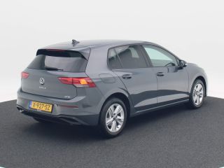 Volkswagen Golf 1.0 eTSi 110 Pk Automaat | Navigatie | Adaptive Cruise | Privacy Glass | Parkeersensoren | 28.554...
