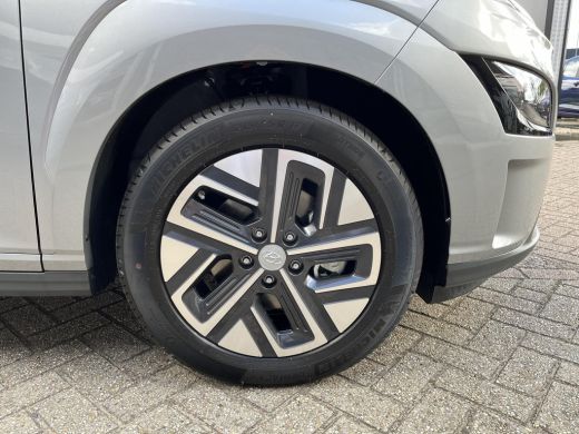 Hyundai KONA EV Pure 64 kWh | 9.000,- voorraad voordeel! | NU OF NOOIT ! ActivLease financial lease