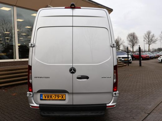 Mercedes Sprinter 319 3.0 CDI V6 190 PK AUT. L3H2 + DISTRONIC / LED / 360 CAMERA / BREEDBEELD MBUX ActivLease financial lease