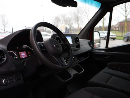 Mercedes Sprinter 519 3.0 CDI V6 AUT. *9.842 KM!* UNIEKE BUS DUBBEL LUCHT / 3500 KG TREKHAAK / STANDKACHEL / MBUX N... ActivLease financial lease