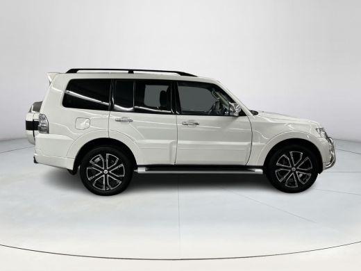 Mitsubishi Pajero 3.2 DI-D Automaat Mitsubishi Pajero 3.2 DI-D B-stijl ActivLease financial lease