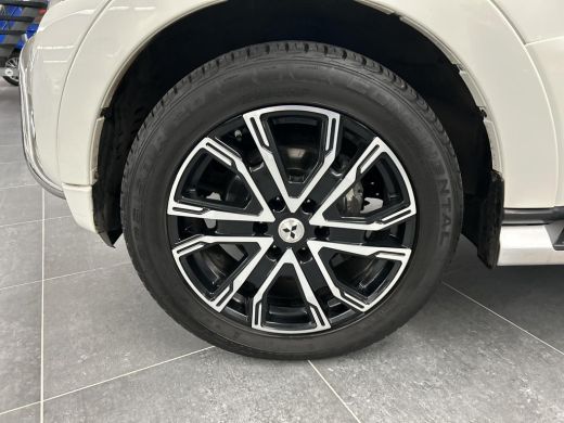 Mitsubishi Pajero 3.2 DI-D Automaat Mitsubishi Pajero 3.2 DI-D B-stijl ActivLease financial lease