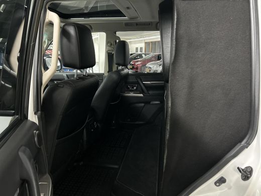 Mitsubishi Pajero 3.2 DI-D Automaat Mitsubishi Pajero 3.2 DI-D B-stijl ActivLease financial lease