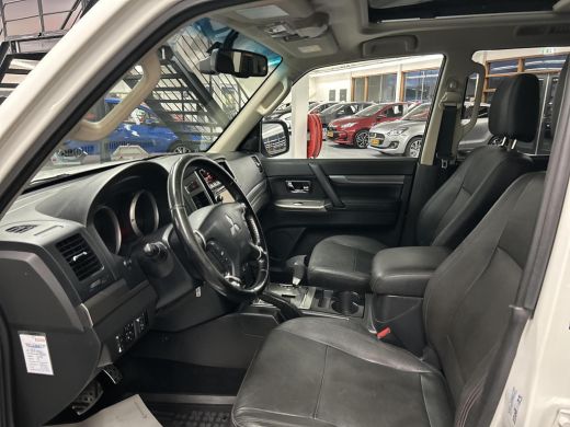 Mitsubishi Pajero 3.2 DI-D Automaat Mitsubishi Pajero 3.2 DI-D B-stijl ActivLease financial lease