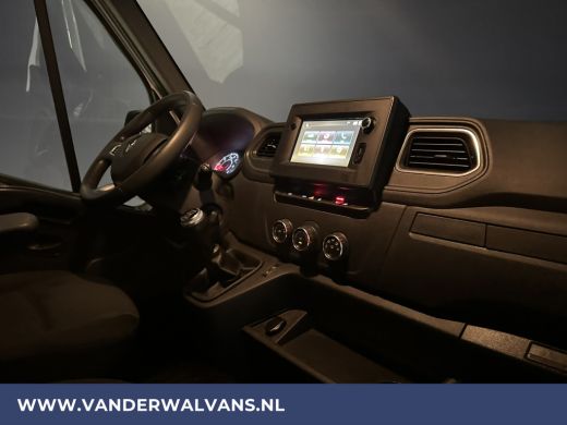 Renault Master 2.3 dCi 136pk L2H2 Euro6 Airco | Navigatie | Camera | 2500kg Trekhaak | LED cruisecontrol, parkee... ActivLease financial lease