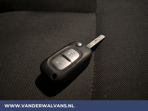 Renault Master 2.3 dCi 136pk L2H2 Euro6 Airco | Navigatie | Camera | 2500kg Trekhaak | LED cruisecontrol, parkee... ActivLease financial lease