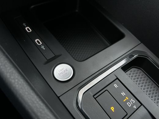 Volkswagen Caddy DSG | Camera | Trekhaak | Digitaal Display | Cruise Control | LMV ActivLease financial lease