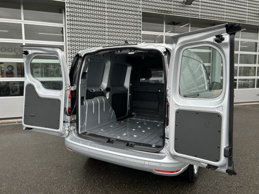 Volkswagen Caddy DSG | Camera | Trekhaak | Digitaal Display | Cruise Control | LMV ActivLease financial lease