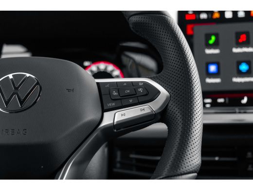 Volkswagen Golf 1.5 eTSI R-Line Edition l 360 Camera l Verlicht VW Logo voor l Stoel en Stuurverwarming l Sportst... ActivLease financial lease