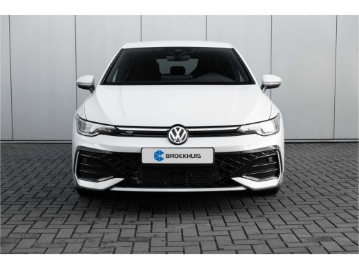 Volkswagen Golf 1.5 eTSI R-Line Edition l 360 Camera l Verlicht VW Logo voor l Stoel en Stuurverwarming l Sportst... ActivLease financial lease