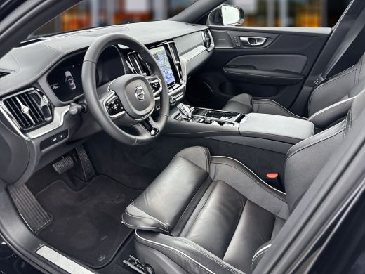 Volvo  S60 T6 Recharge AWD Ultimate Dark | 19" | Sportstoelen | Panoramadak | Head-up | Harman Kardon | Elek... ActivLease financial lease