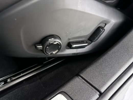 Volvo  S60 T6 Recharge AWD Ultimate Dark | 19" | Sportstoelen | Panoramadak | Head-up | Harman Kardon | Elek... ActivLease financial lease