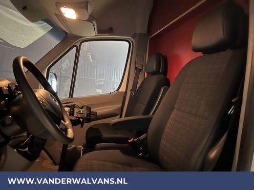 Mercedes-Benz Sprinter 316 CDI 163pk L2H2 Euro6 Airco | 2800kg Trekhaak | Cruisecontrol parkeersensoren, chauffeursstoel ActivLease financial lease