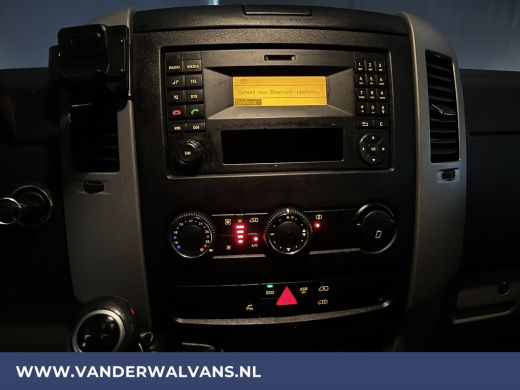 Mercedes-Benz Sprinter 316 CDI 163pk L2H2 Euro6 Airco | 2800kg Trekhaak | Cruisecontrol parkeersensoren, chauffeursstoel ActivLease financial lease