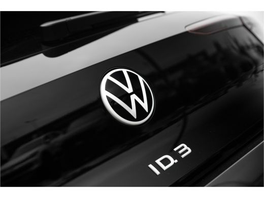 Volkswagen ID.3 Pure 45 kWh | Camera | Carplay | Navigatie | 18" LMV | Keyless ActivLease financial lease