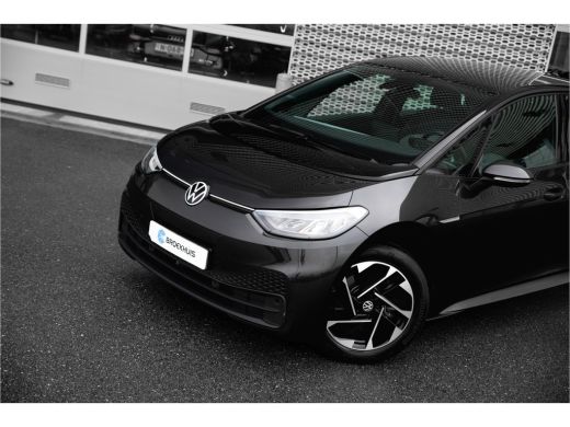Volkswagen ID.3 Pure 45 kWh | Camera | Carplay | Navigatie | 18" LMV | Keyless ActivLease financial lease