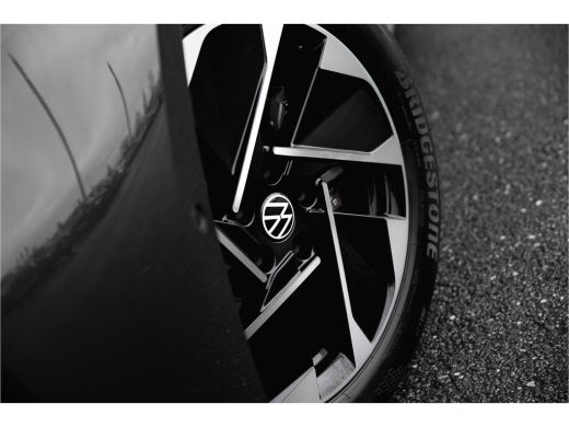 Volkswagen ID.3 Pure 45 kWh | Camera | Carplay | Navigatie | 18" LMV | Keyless ActivLease financial lease
