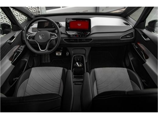 Volkswagen ID.3 Pure 45 kWh | Camera | Carplay | Navigatie | 18" LMV | Keyless ActivLease financial lease