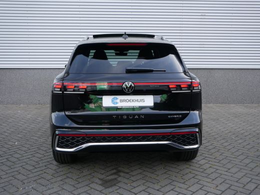 Volkswagen Tiguan R-Line Edition - eHybrid | 'App-Connect' draadloze smartphone integratie | Afstandscontrolesystee... ActivLease financial lease