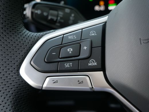 Volkswagen Tiguan R-Line Edition - eHybrid | 'App-Connect' draadloze smartphone integratie | Afstandscontrolesystee... ActivLease financial lease