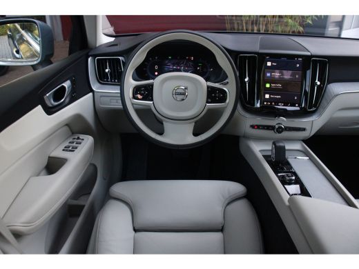 Volvo  XC60 Recharge T6 AWD 350pk Plus Bright | Adaptive Cruise | BLIS | Schuifdak | Memory Seats | 360 Camera ActivLease financial lease