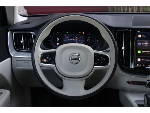 Volvo  XC60 Recharge T6 AWD 350pk Plus Bright | Adaptive Cruise | BLIS | Schuifdak | Memory Seats | 360 Camera ActivLease financial lease